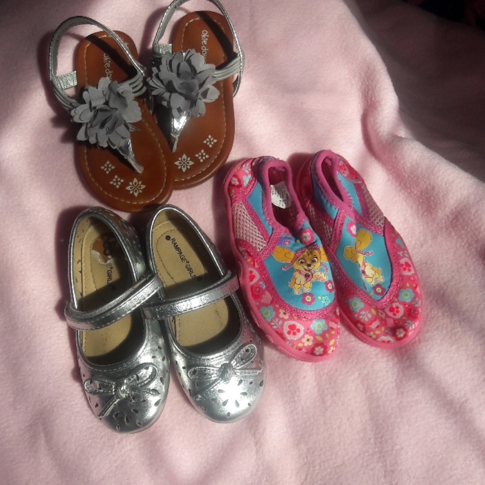 3 pairs of toddler shoes